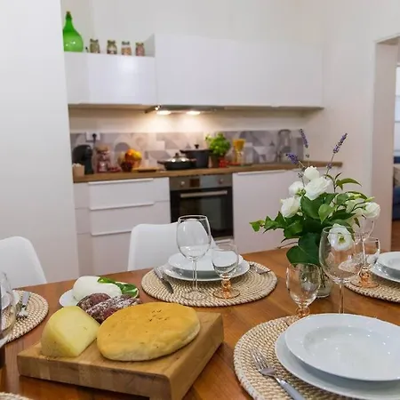 Leccino Tra Collina E Mare By Yohome Fiorenzuola di Focara