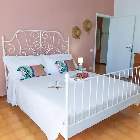 Leccino Tra Collina E Mare By Yohome