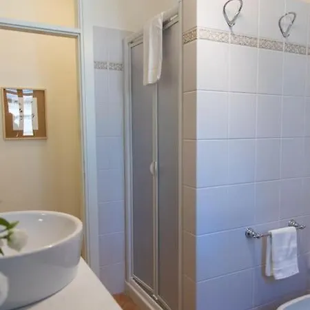 Leccino Tra Collina E Mare By Yohome Fiorenzuola di Focara