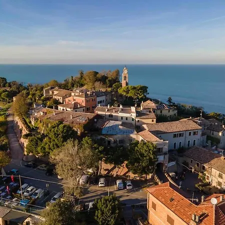 Leccino Tra Collina E Mare By Yohome