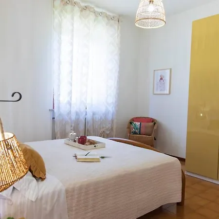 Leccino Tra Collina E Mare By Yohome Fiorenzuola di Focara